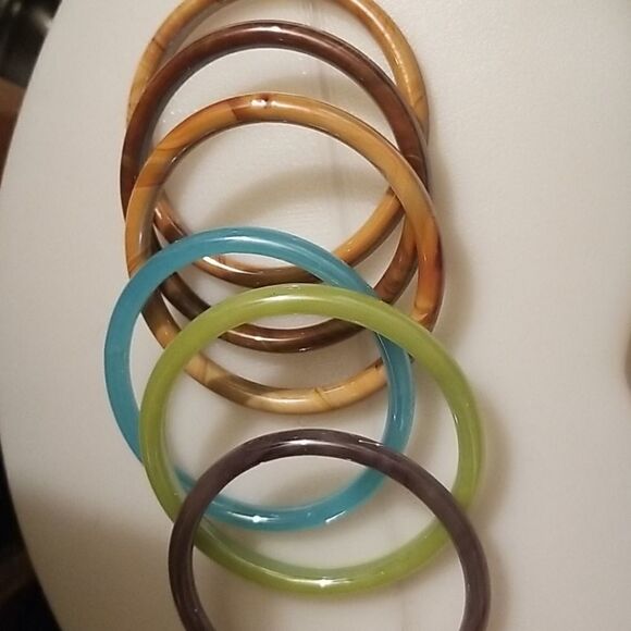 5 glass bangles - Picture 3 of 13